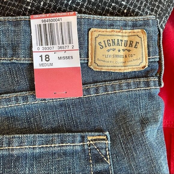 Levi's Signature Low Rise Bootcut‎ Jeans nwt - Picture 10 of 10